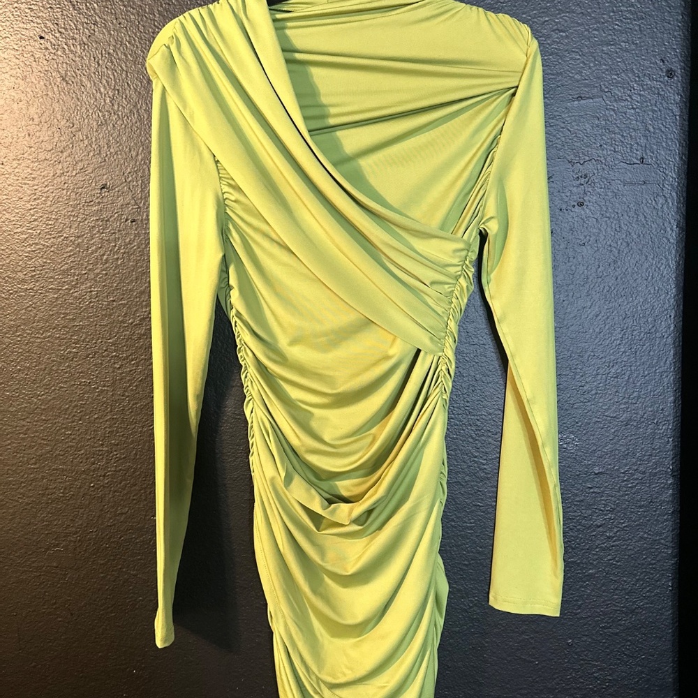 Green Ruched & Ready Bodycon Dress - Picture 3 of 4